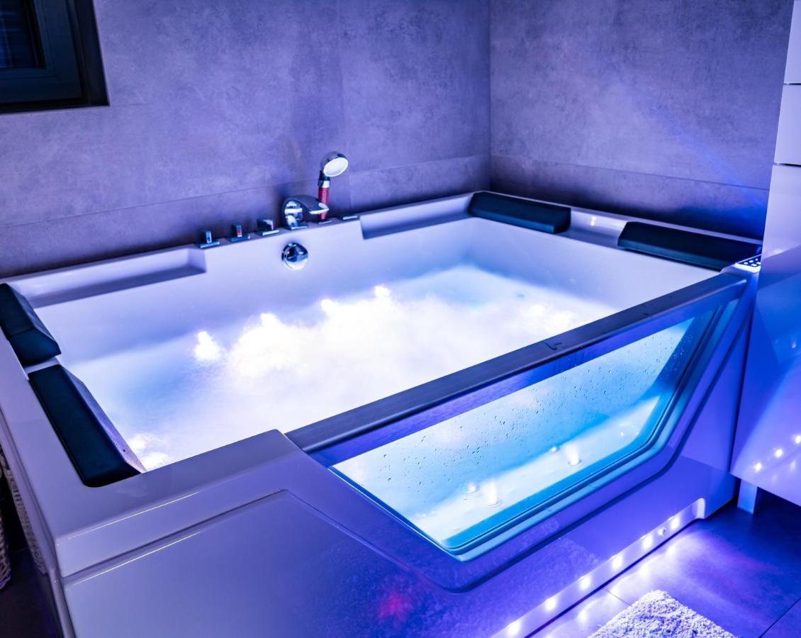 Domek Hot Tub Jacuzzi Chillout Колобжег Екстериор снимка